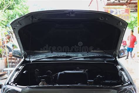 The Car Opened the Bonnet To Repair the Engine Stock Image - Image of ...