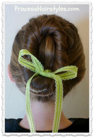 Frozen Hairstyles, Anna Coronation Bun | Hairstyles For Girls - Princess Hairstyles