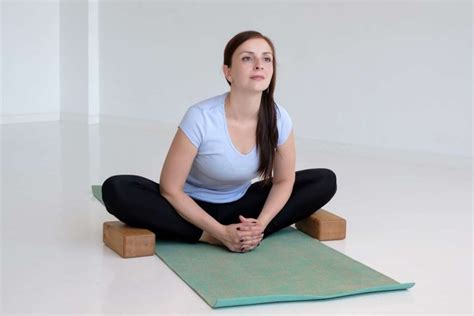 8 Yoga Poses For Psoas Stretch Fitsri Yoga