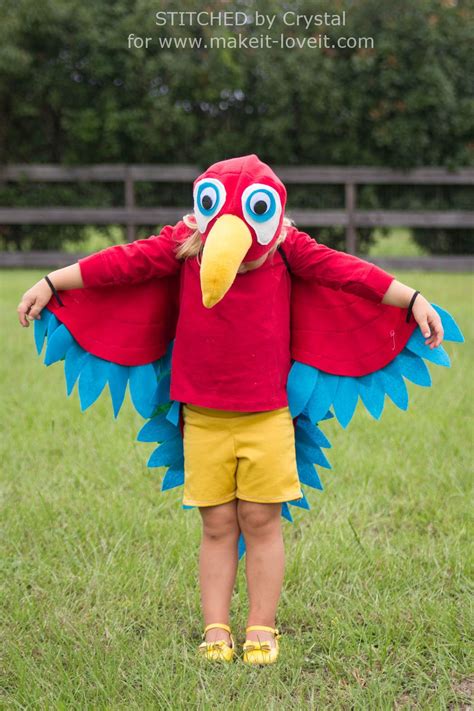 Parrot Costume DIY: How to Make a Homemade Parrot Costume With WINGS ...