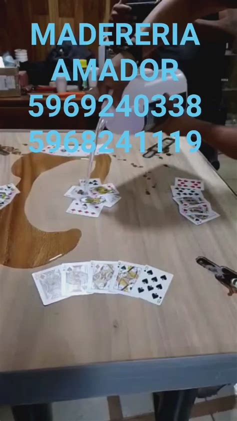 Mesa De Juego En Madera De Parota Con Resina Incrustaci N De Botellas