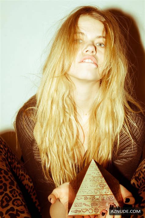 Hailey Clauson Nude For FLAUNT Magazine The Selfie Issue By YuTsai AZNude