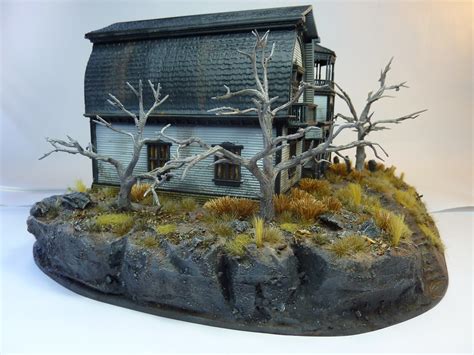 Haunted house diorama...a little late for Halloween | Scale Model Addict