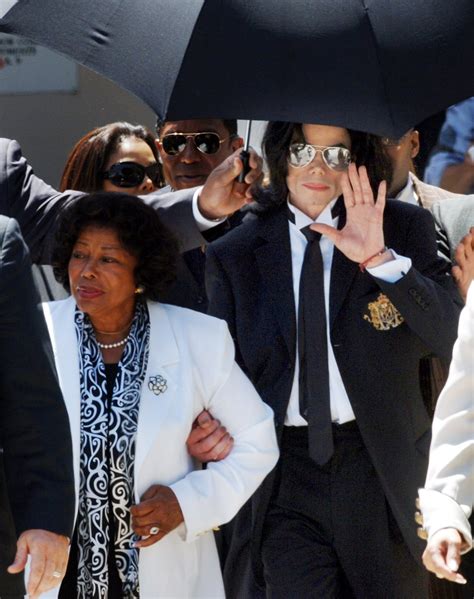 Report: Michael Jackson converts to Islam - UPI.com