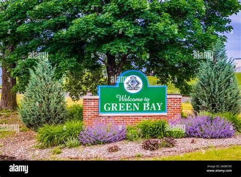 An Entrance Road Going To Green Bay Wisconsin Stock Photo Alamy