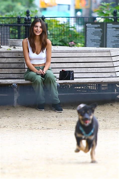 Emily Ratajkowski Hot The Fappening Leaked Photos