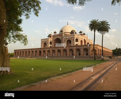 Humayuns Tomb Delhi India Mausoleum Of Second Mughal Emperor Built By