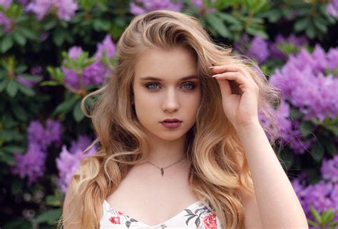 Обои women blonde necklace face portrait blue eyes на рабочий стол картинки с раздела Девушки