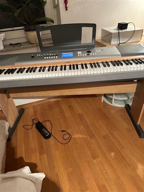 električni piano YAMAHA
