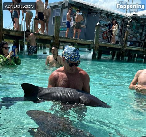 Suelyn Medeiros Sizzles In Sexy Bikini On Bahamas Vacation AZNude