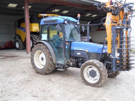 New Holland TN 85 FA Tracteur Pour Viticulture Technikboerse