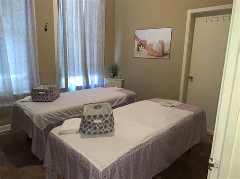 GREEN SPA MASSAGE Photos Reviews W Grand Ave Hot