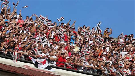 Força Tricolor Torcida Da Show E São Paulo Retribui Com Bom Futebol E Vitória Diante Do Fluminense