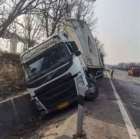 山西：高速上一货车司机突发低血糖，两眼发黑，车辆失控 京昆 道路 事故