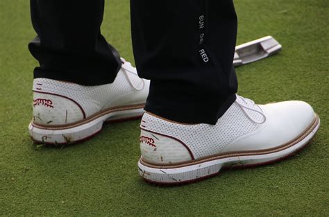 Spotted: Tiger Woods in Sun Day Red shoes, apparel at Genesis – GolfWRX