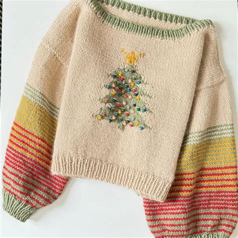 christmas tree on sweater 10