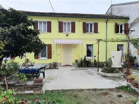 Casa Indipendente In Vendita A Bagnolo San Vito 200mq Casa It