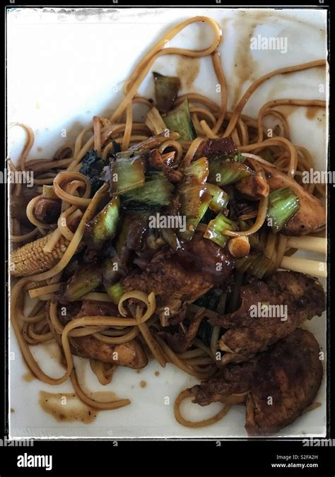 Chinese chicken noodles Stock Photo - Alamy