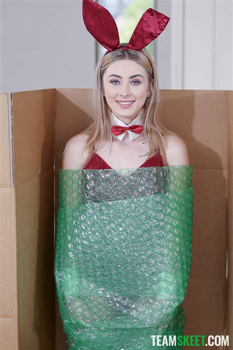 Kinky Sex Doll Charma Kelly Gets Her Pussy Licked And Dicked Hard Photos