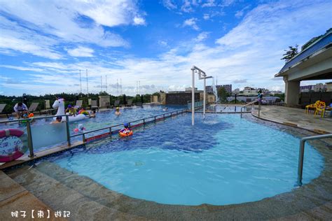 新北 福容大飯店淡水漁人碼頭店 海景露營房風景超棒 露天游泳池 300坪室內樂園 Vr 設施超多的親子飯店 猴子【東】遊記