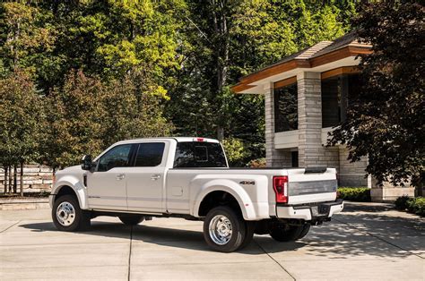 Ford Raptor F 450 Mẫu xe bán tải khủng giá rẻ Nhấp vào đây để biết