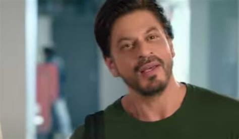 Shah Rukh Khan Fulfils The Wish Of A Specially Abled Fan Before Getting