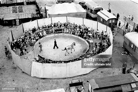 Circus Atlas Photos And Premium High Res Pictures Getty Images