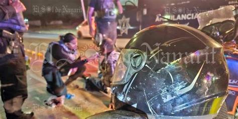 Ebrio sujeto derrapa en su motocicleta en Av México El Sol de Nayarit