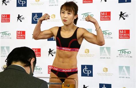 【k 1】高梨knuckle美穂の“凄すぎる腹筋”はこうして作られる、全力パンチの打たせ稽古 ゴング格闘技