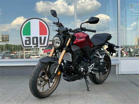 Купить новый Honda CB 300R инжектор 6 передач в Санкт Петербурге красный naked bike 2023 года