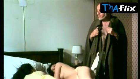 Florence Pernel Breasts Scene In Que Les Gros Salaires Levent Le Doigt Porn Videos