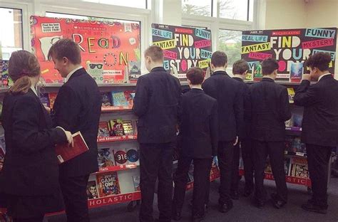 Theale Green School Book Fair raises over £400! | Theale Green School