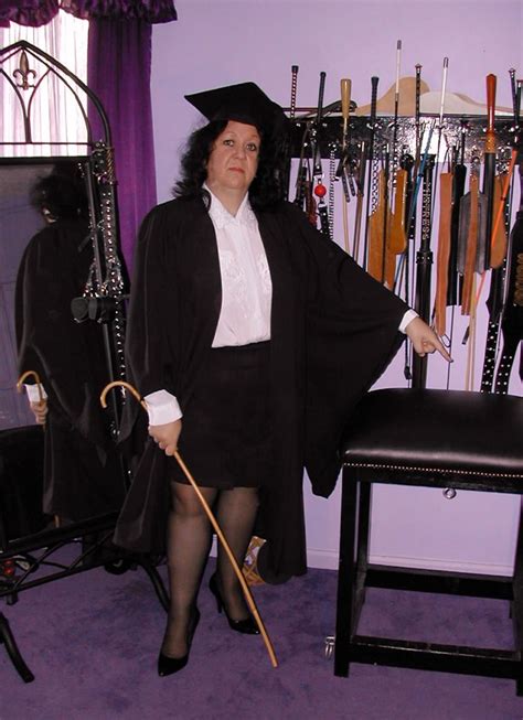 London Mistress Sapphire Superior London Dominatrix