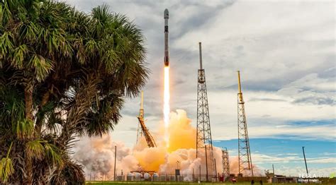 Spacex Falcon 9 Launches 56 Starlink Satellites