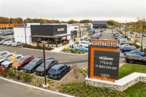 Huntington Shopping Center | Federal Realty Investment Trust