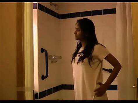 India la universidad chica divya tomando ducha digitación su virgen COÑO XVIDEOS