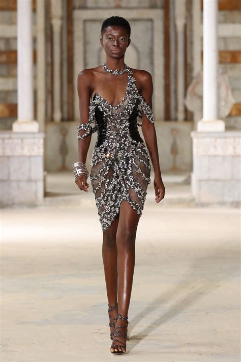 Ziad Nakad Haute Couture Fashion Show Collection Fall Winter 2022 Runway Look 004 Paris