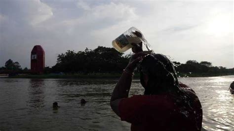 Mengenal Padusan Di Sungai Cisadane Tradisi Warga Kota Tangerang