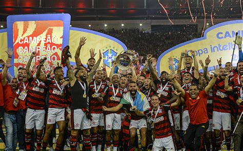 Quantos títulos oficiais o Flamengo tem Na Beira do Campo