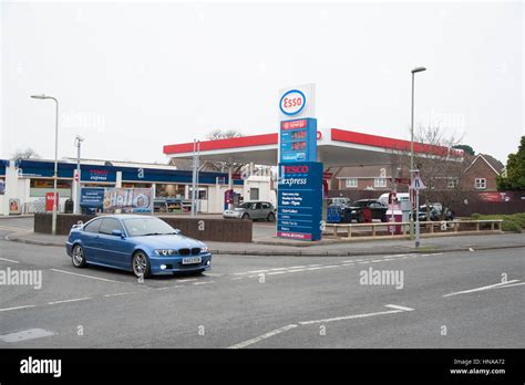 Mobil Petrol Station Hi Res Stock Photography And Images Alamy