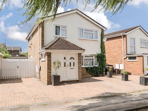 4 Bed Detached House For Sale In Delane Drive Winnersh Wokingham