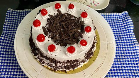 Eggless Black Forest Cake In Kadai बिना अंडे का केक बनाए कड़ाई में