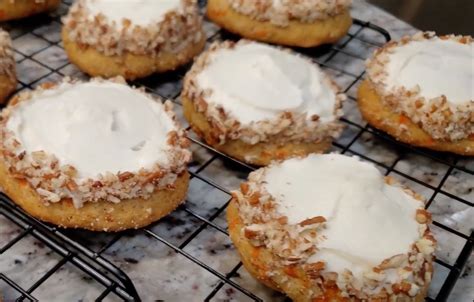 CARROT CAKE COOKIES WITH CREAM CHEESE FROSTING – Findatorr