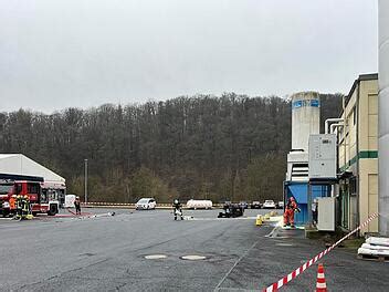 Chemie Unfall In Bad Kissingen Feuerwehr Mit Schwerem Atemschutz Im