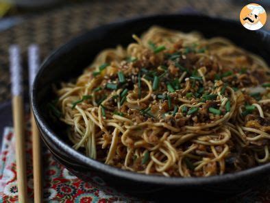 Chinese noodles wok (vegetables and textured soy proteins) - Recipe Petitchef