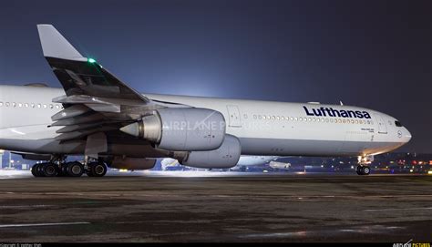 D Aihz Lufthansa Airbus A At Mumbai Chhatrapati Shivaji Intl