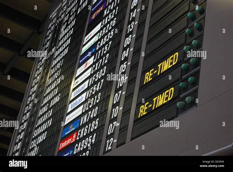 Airport departure board at Changi Airport, Singapore Stock Photo - Alamy