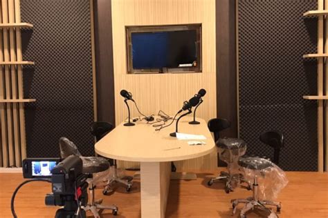 Rekomendasi Alat Untuk Membuat Studio Podcast Sederhana