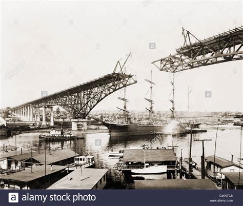 The George Washington Memorial Bridge (Aurora Bridge), a cantilever and truss bridge over the ...