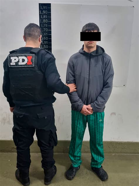 Rosario Un Futbolista Amateur Fue Acusado De Haber Baleado Una Estaci N De Servicio Por Una